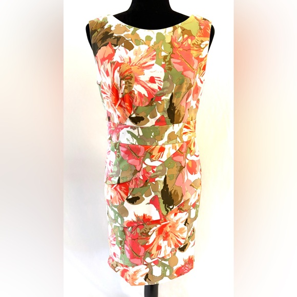 connected apparel Dresses & Skirts - Connected Apparel tropical floral print sheath dress.